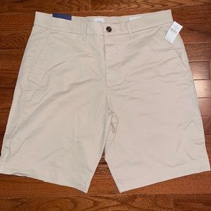 10" GapFlex Essential Khaki Shorts with Washwell